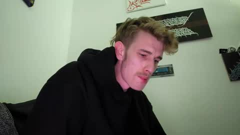 Snapshot of graff4 chatting on February 8, 2025, 12:38 am Smallcom online show from February 8, 2025, 12:38 am