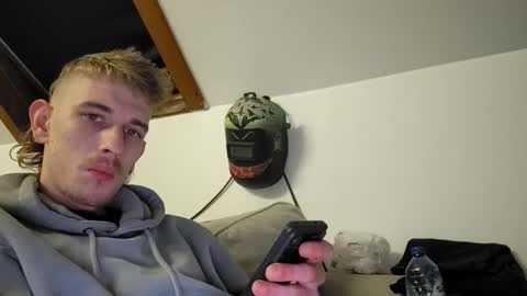 Snapshot of graff4 chatting on December 14, 2025, 3:12 am Smallcom online show from December 14, 2025, 3:12 am