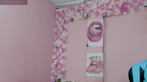 Mi Name is violeta  online show from September 28, 2025, 7:19 pm