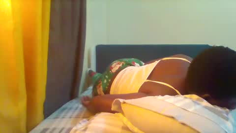 Snapshot of grannylover_ chatting on February 20, 2025, 12:36 pm grannylover_ online show from February 20, 2025, 12:36 pm