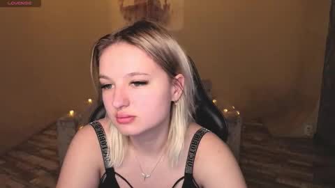 grase_neon online show from February 17, 2026, 8:44 am