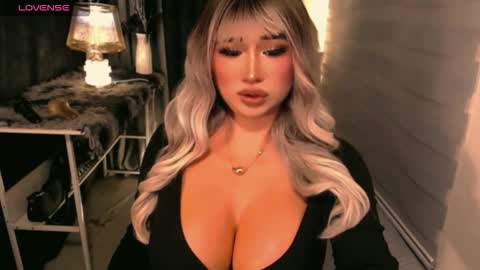 PAULATHEONE online show from October 12, 2025, 11:04 pm