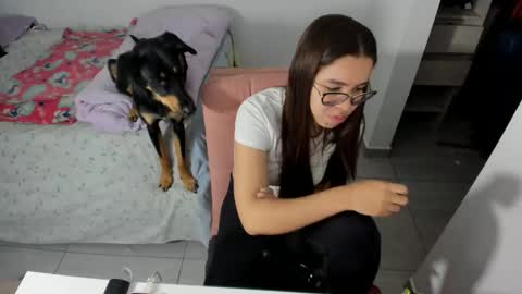 GreciaRuiz online show from April 4, 2026, 11:57 pm