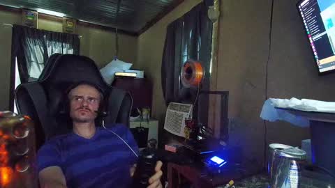 Snapshot of greenlungs8195 chatting on October 6, 2025, 7:44 pm Greenlungs8195 online show from October 6, 2025, 7:44 pm