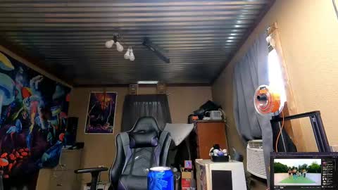 Snapshot of greenlungs8195 chatting on November 1, 2025, 6:21 pm Greenlungs8195 online show from November 1, 2025, 6:21 pm