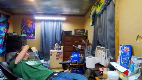 Snapshot of greenlungs8195 chatting on March 2, 2026, 7:15 am Greenlungs8195 online show from March 2, 2026, 7:15 am