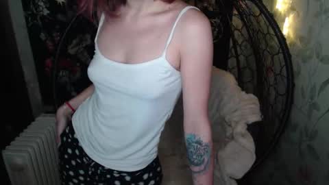 Lina online show from December 18, 2025, 10:21 am