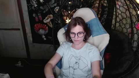 Lina online show from April 8, 2026, 11:54 am
