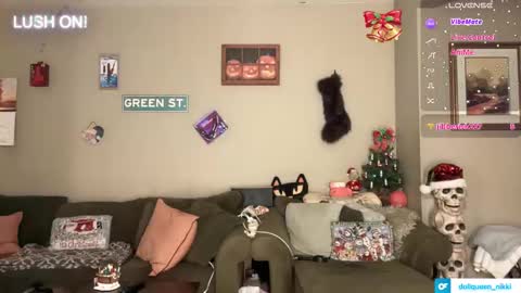 SexQueen Nikki online show from November 14, 2025, 2:43 am