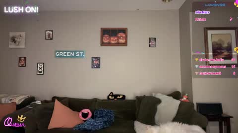 SexQueen Nikki online show from April 25, 2026, 4:37 am