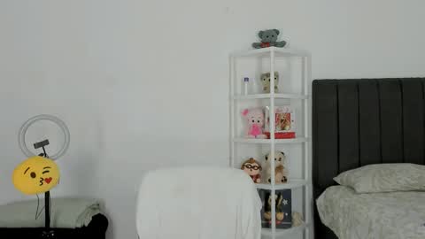 Gregori online show from September 22, 2025, 7:27 pm