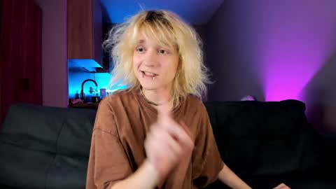 Greg-independent model online show from December 3, 2024, 7:22 pm