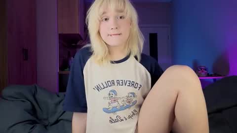 Greg-independent model online show from September 26, 2025, 8:57 pm