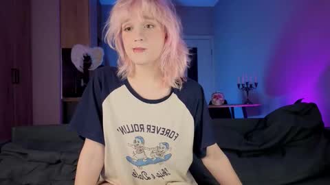 Greg-independent model online show from February 4, 2026, 8:14 pm