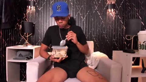 Snapshot of gregory_sforza chatting on September 19, 2025, 12:50 pm GregorySforza online show from September 19, 2025, 12:50 pm