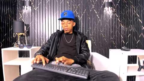 Snapshot of gregory_sforza chatting on October 21, 2025, 11:44 am GregorySforza online show from October 21, 2025, 11:44 am