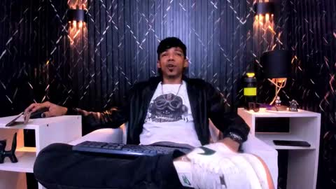 Snapshot of gregory_sforza chatting on November 1, 2025, 12:18 pm GregorySforza online show from November 1, 2025, 12:18 pm