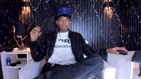 Snapshot of gregory_sforza chatting on November 3, 2025, 11:44 am GregorySforza online show from November 3, 2025, 11:44 am