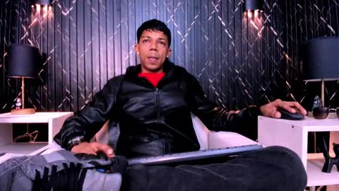 Snapshot of gregory_sforza chatting on November 21, 2025, 12:15 pm GregorySforza online show from November 21, 2025, 12:15 pm