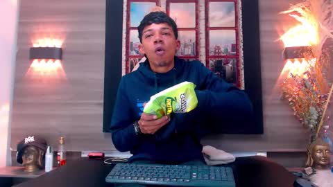 Snapshot of gregory_sforza chatting on December 2, 2025, 7:09 pm GregorySforza online show from December 2, 2025, 7:09 pm