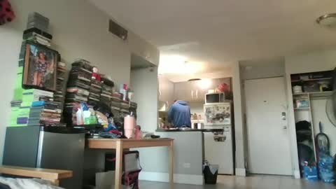 Snapshot of gregrev chatting on September 25, 2025, 12:47 am gregrev online show from September 25, 2025, 12:47 am