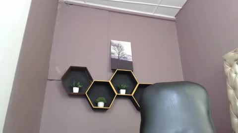 Snapshot of greys_ath chatting on December 21, 2024, 7:35 am greys online show from December 21, 2024, 7:35 am