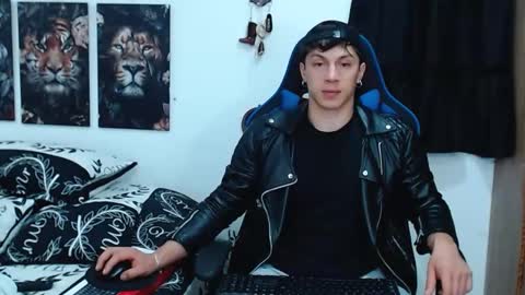 Snapshot of griego01 chatting on March 3, 2025, 2:36 am griego01 online show from March 3, 2025, 2:36 am