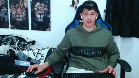 Snapshot of griego01 chatting on March 6, 2025, 7:10 pm griego01 online show from March 6, 2025, 7:10 pm