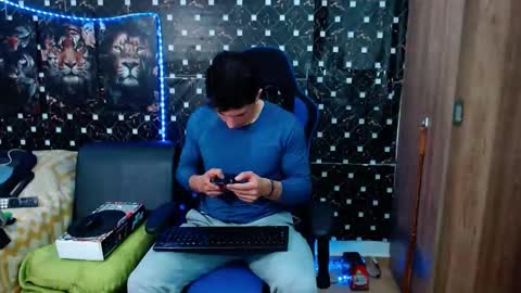 Snapshot of griego01 chatting on September 17, 2025, 12:12 am griego01 online show from September 17, 2025, 12:12 am