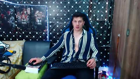 Snapshot of griego01 chatting on September 30, 2025, 10:04 pm griego01 online show from September 30, 2025, 10:04 pm