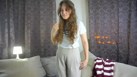 Snapshot of griselberumen chatting on November 24, 2025, 12:16 pm Gwen online show from November 24, 2025, 12:16 pm