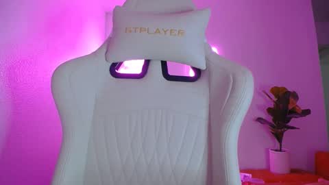 daphne online show from February 10, 2025, 6:42 am