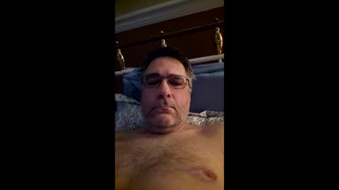 grossequeue200 online show from April 11, 2026, 4:44 pm