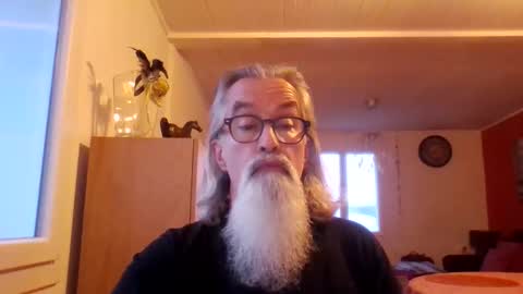 Grybear online show from February 2, 2026, 7:29 am