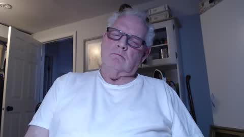Snapshot of gspotlover1 chatting on April 11, 2026, 12:20 pm Horny Daddy online show from April 11, 2026, 12:20 pm