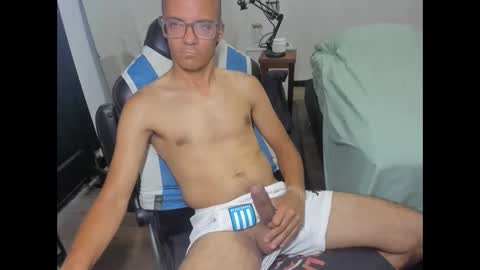 guachin_new online show from January 27, 2025, 2:53 am