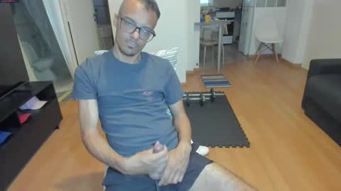 guachin_new online show from October 9, 2025, 5:55 pm