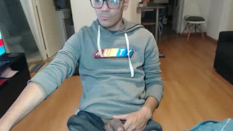 guachin_new online show from April 12, 2026, 12:59 am