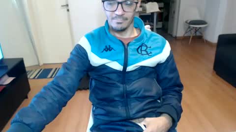 guachin_new online show from June 15, 2026, 9:50 pm