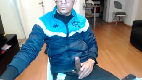 guachin_new online show from June 18, 2026, 5:41 am
