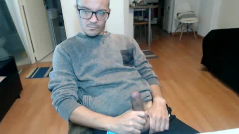 guachin_new online show from June 30, 2026, 8:21 pm