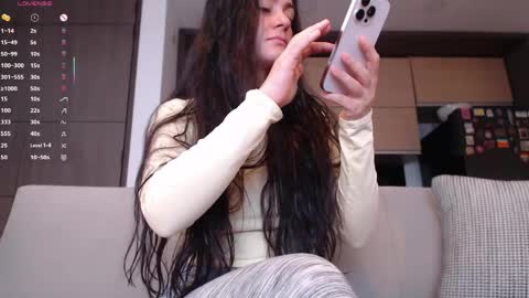 Snapshot of guccipussy1 chatting on May 25, 2026, 6:36 pm Elena online show from May 25, 2026, 6:36 pm