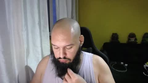 Snapshot of guessswho24 chatting on February 6, 2025, 5:03 am Ayan online show from February 6, 2025, 5:03 am