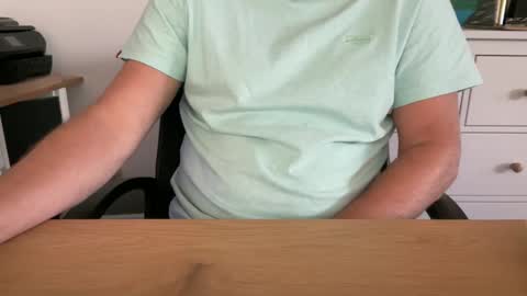 Snapshot of guidolorenzo chatting on May 28, 2026, 9:06 am Guido online show from May 28, 2026, 9:06 am