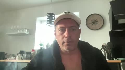 guil0 online show from September 15, 2025, 9:42 am