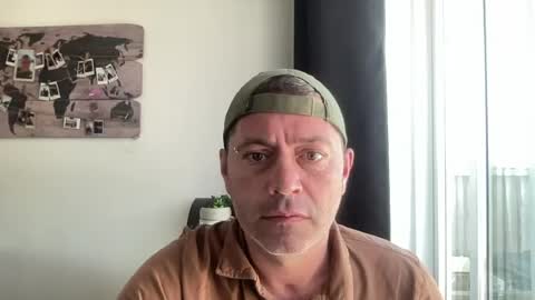 Snapshot of guil0 chatting on July 12, 2026, 5:26 pm guil0 online show from July 12, 2026, 5:26 pm