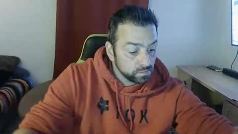 Snapshot of guillaume666286050 chatting on September 24, 2025, 10:18 am guillaume666286050 online show from September 24, 2025, 10:18 am