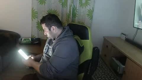 Snapshot of guillaume666286050 chatting on January 6, 2026, 4:05 am guillaume666286050 online show from January 6, 2026, 4:05 am