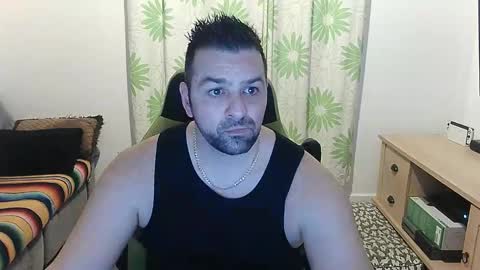 Snapshot of guillaume666286050 chatting on February 8, 2026, 5:11 am guillaume666286050 online show from February 8, 2026, 5:11 am