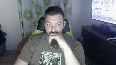Snapshot of guillaume666286050 chatting on June 15, 2026, 4:58 am guillaume666286050 online show from June 15, 2026, 4:58 am